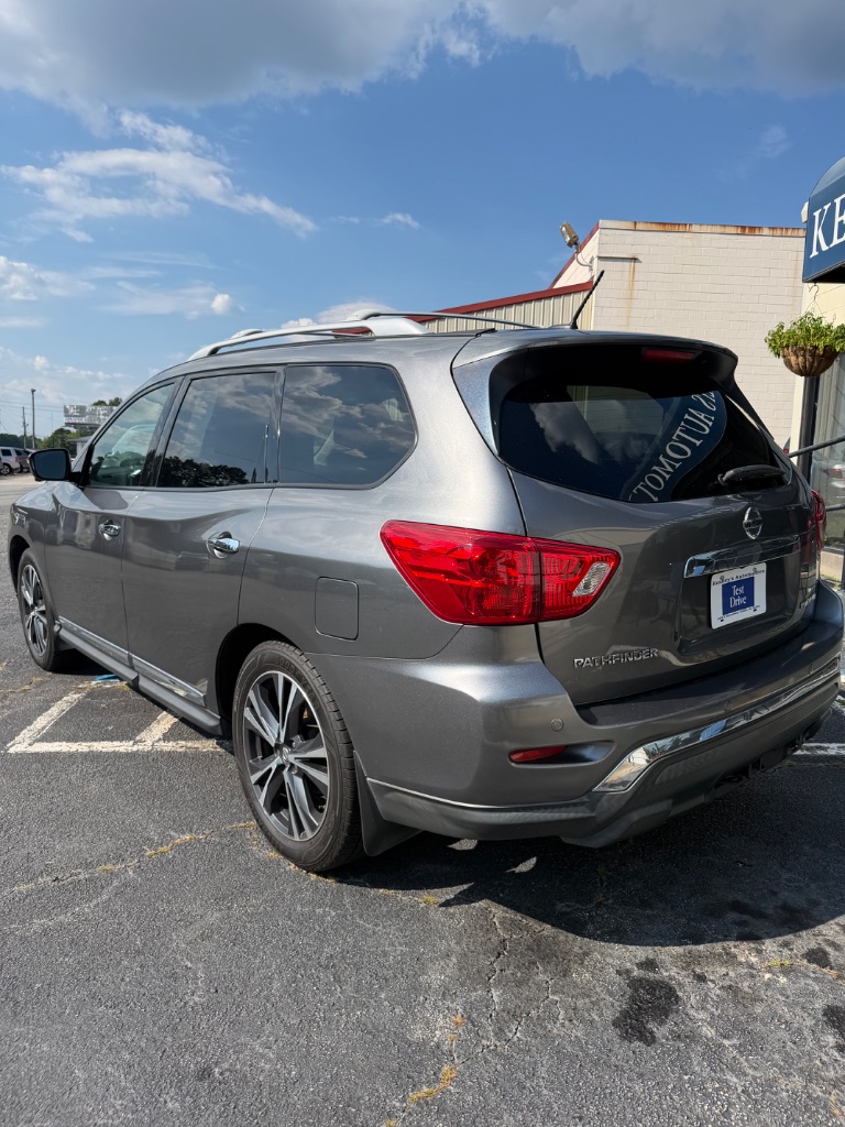 2018 Nissan Pathfinder - $9,500