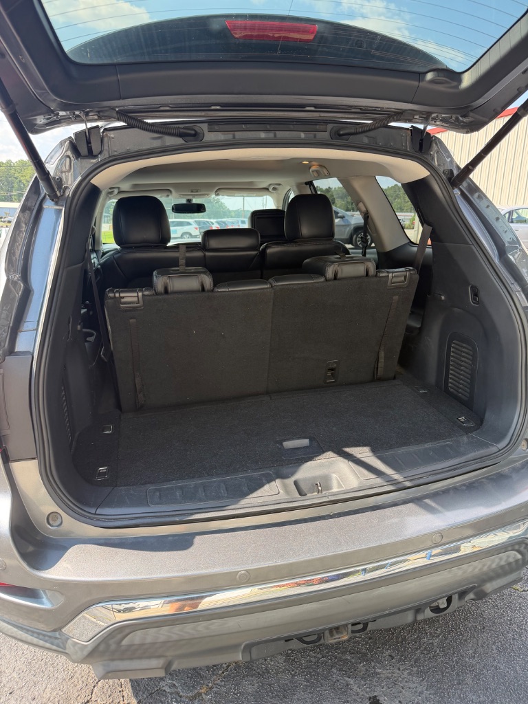 2018 Nissan Pathfinder - $9,500