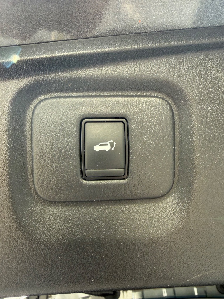 2018 Nissan Pathfinder - $9,500