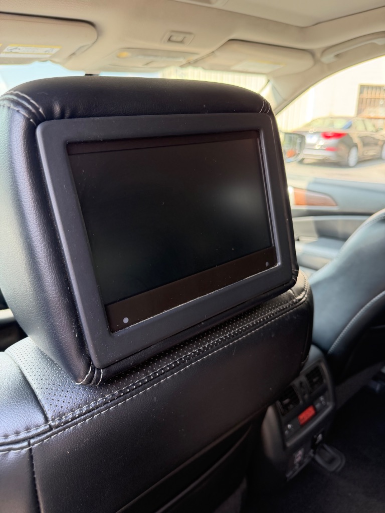 2018 Nissan Pathfinder - $9,500