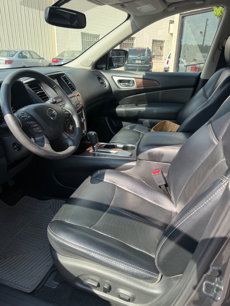 2018 Nissan Pathfinder - $9,500