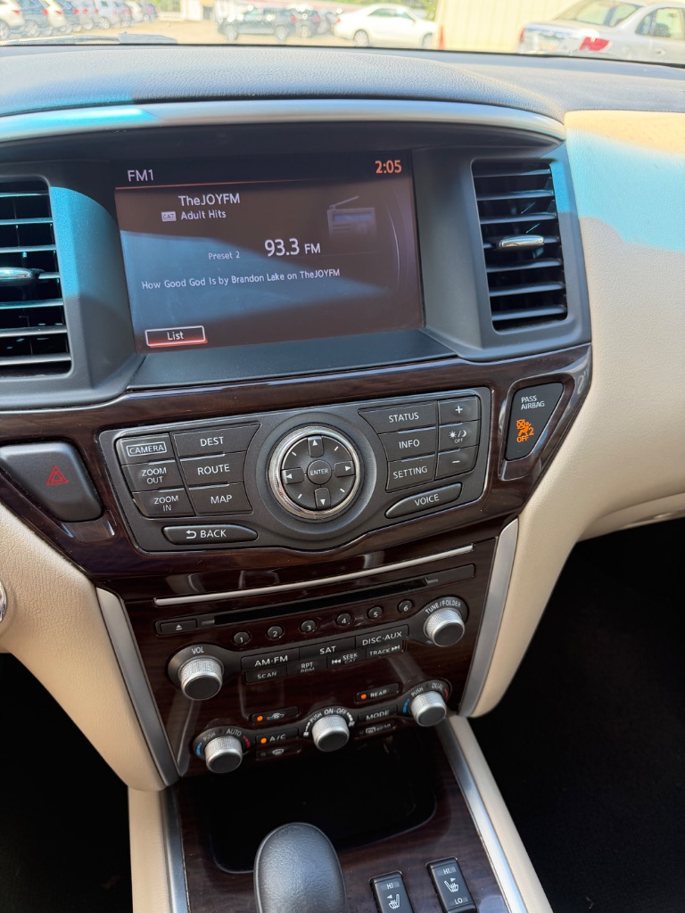 2016 Nissan Pathfinder - $6,700