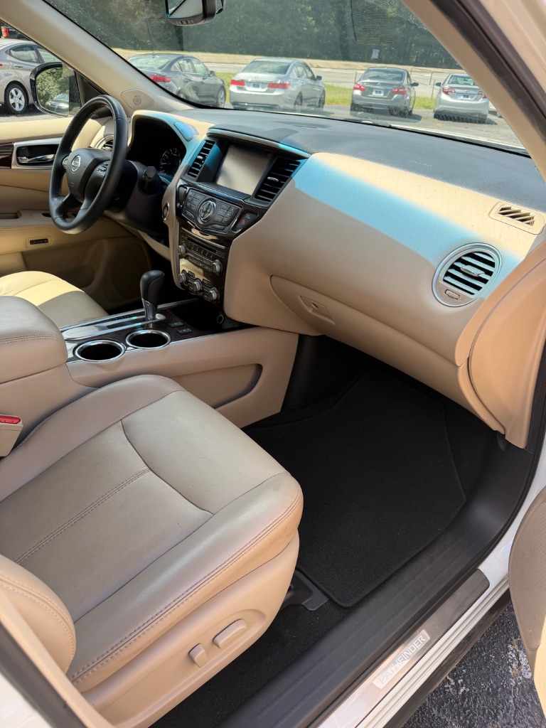 2016 Nissan Pathfinder - $6,700
