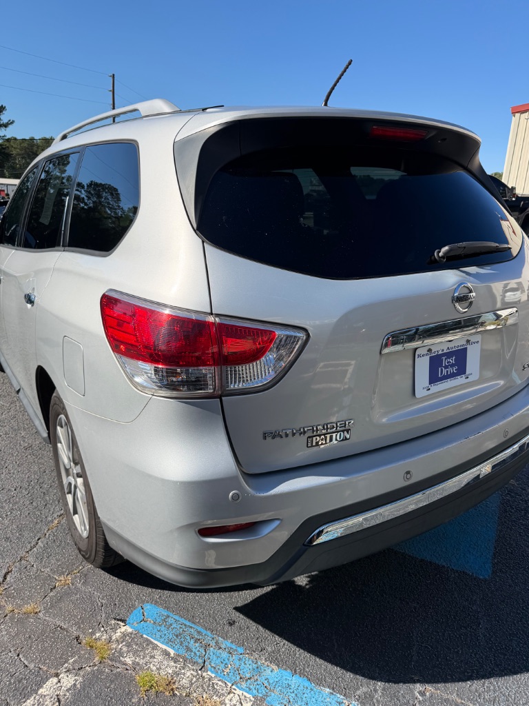 2016 Nissan Pathfinder - $5,500
