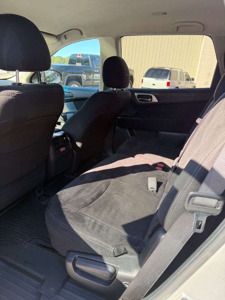 2016 Nissan Pathfinder - $5,500