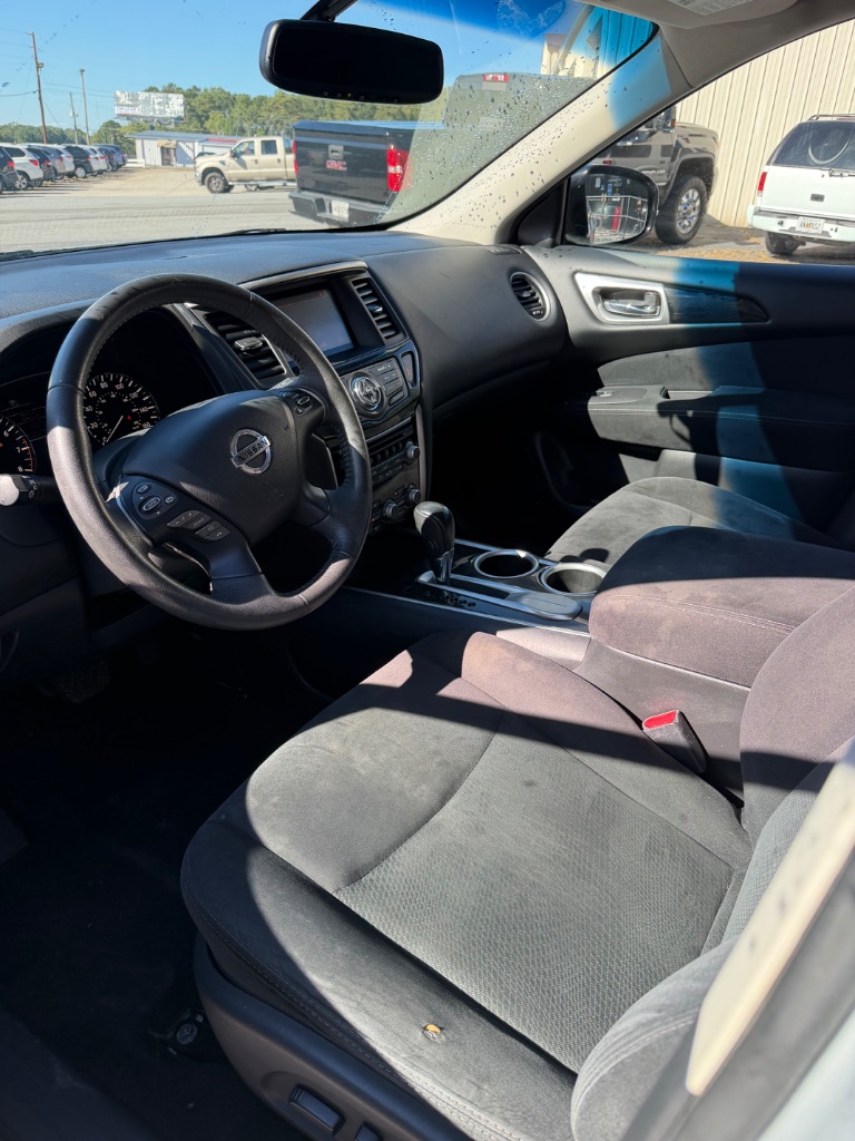 2016 Nissan Pathfinder - $5,500