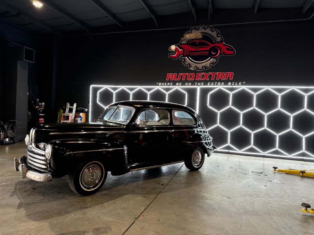 1946 Ford SEDAN - $9,499