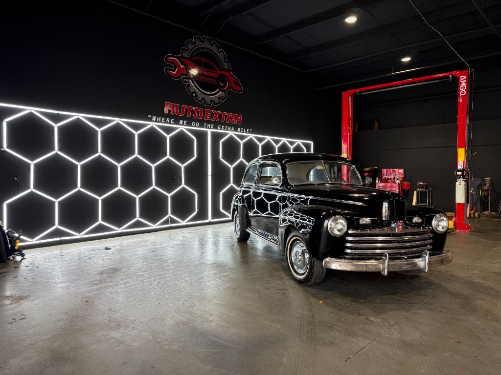 1946 Ford SEDAN - $9,499