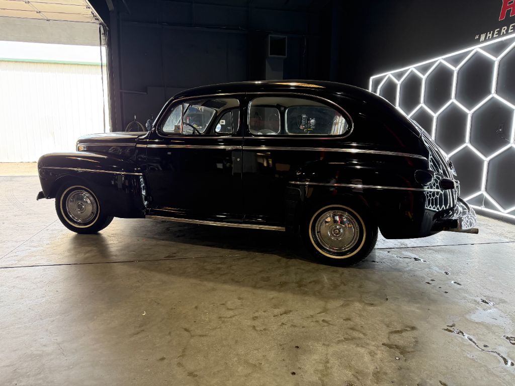 1946 Ford SEDAN - $9,499