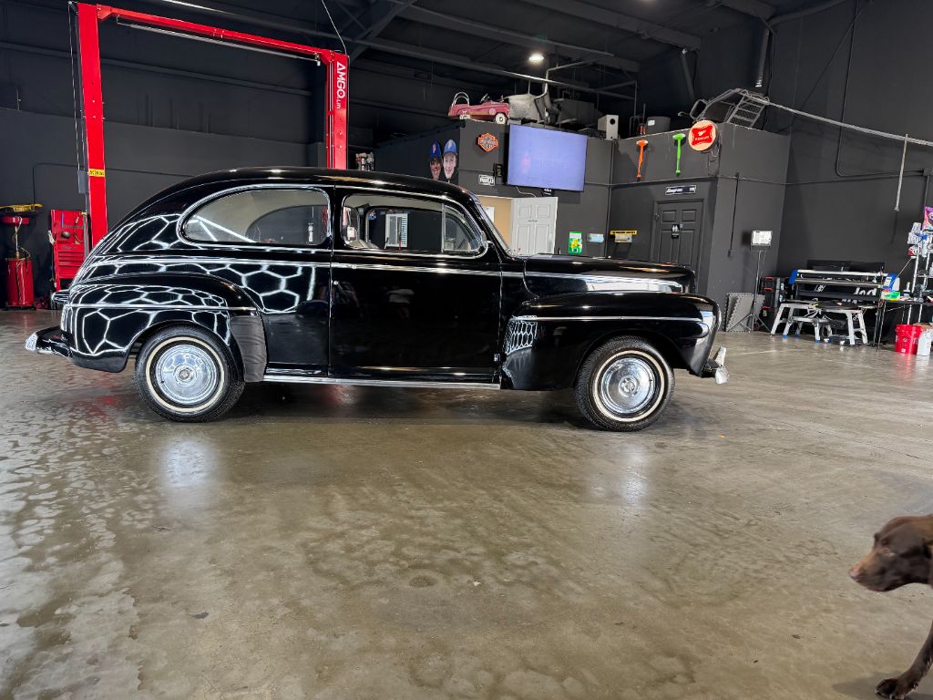 1946 Ford SEDAN - $9,499
