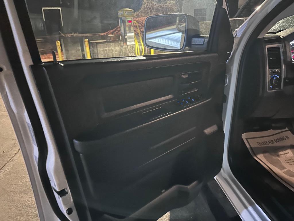2017 Ram 1500 - $19,995