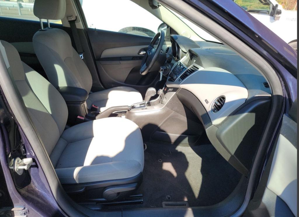 2011 Chevrolet Cruze - $4,995