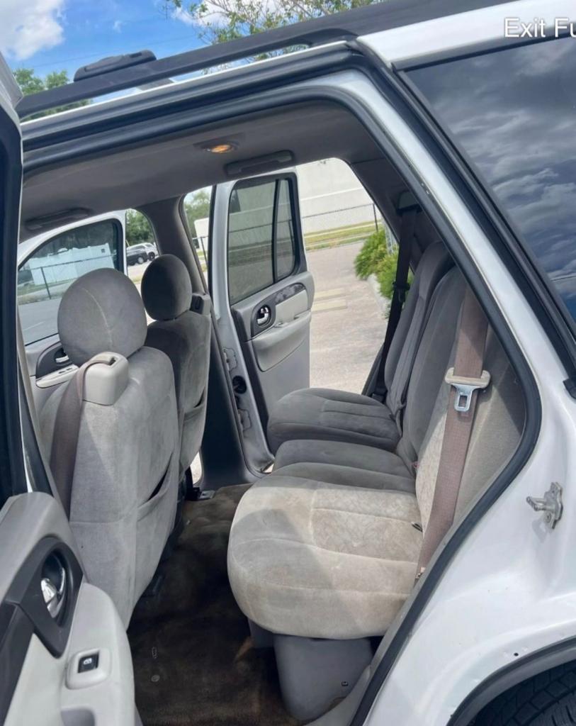 2005 GMC Envoy - $3,995