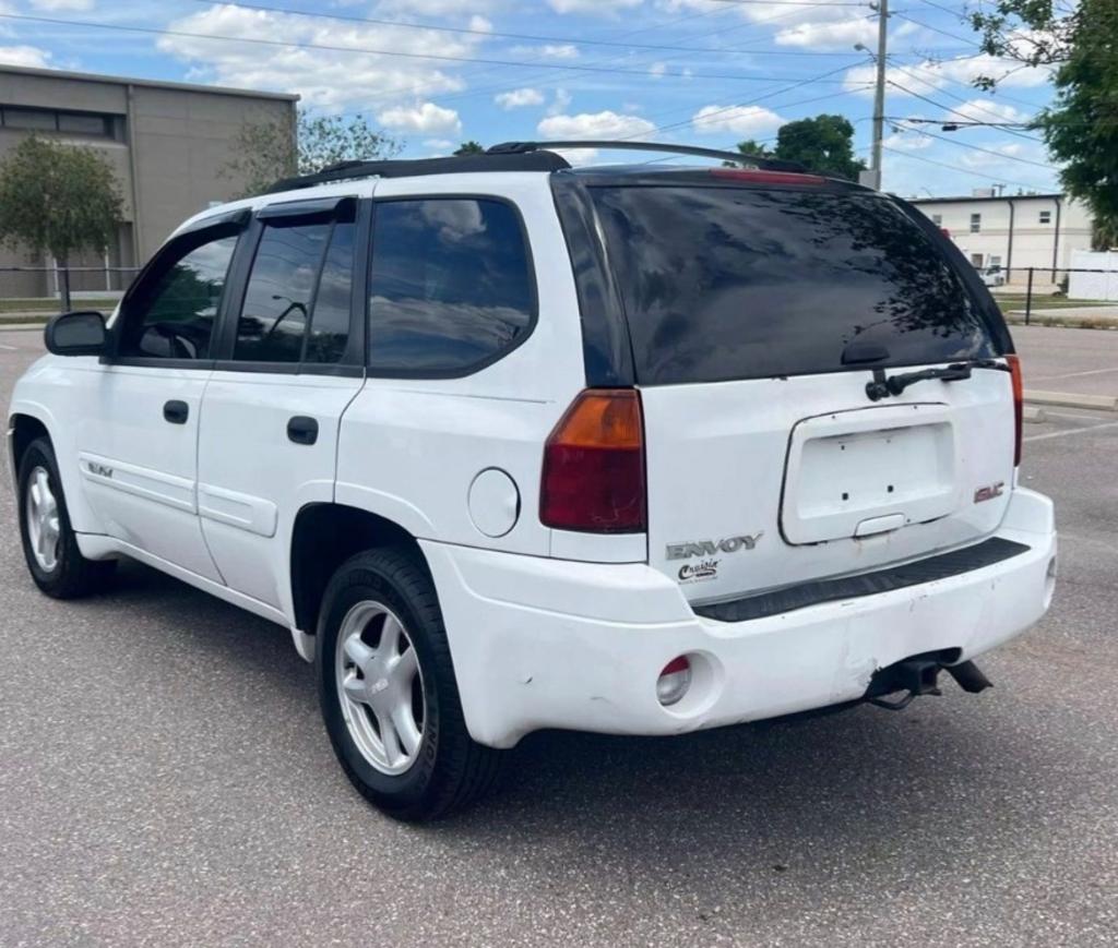 2005 GMC Envoy - $3,995