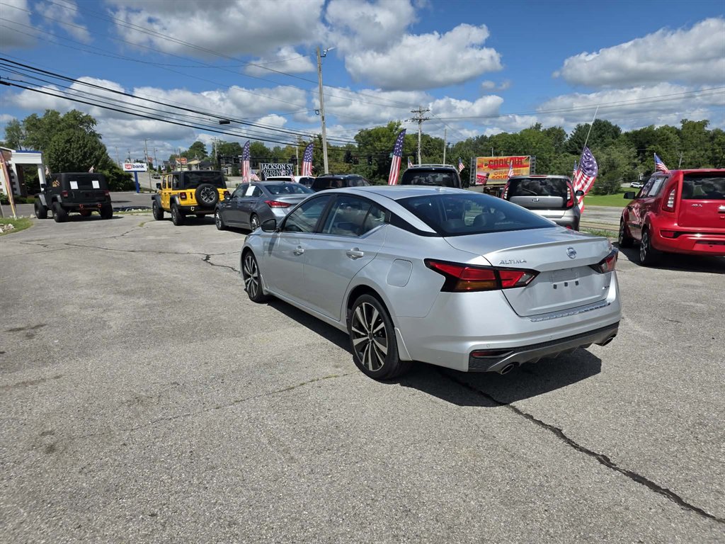 2022 Nissan Altima - $14,995