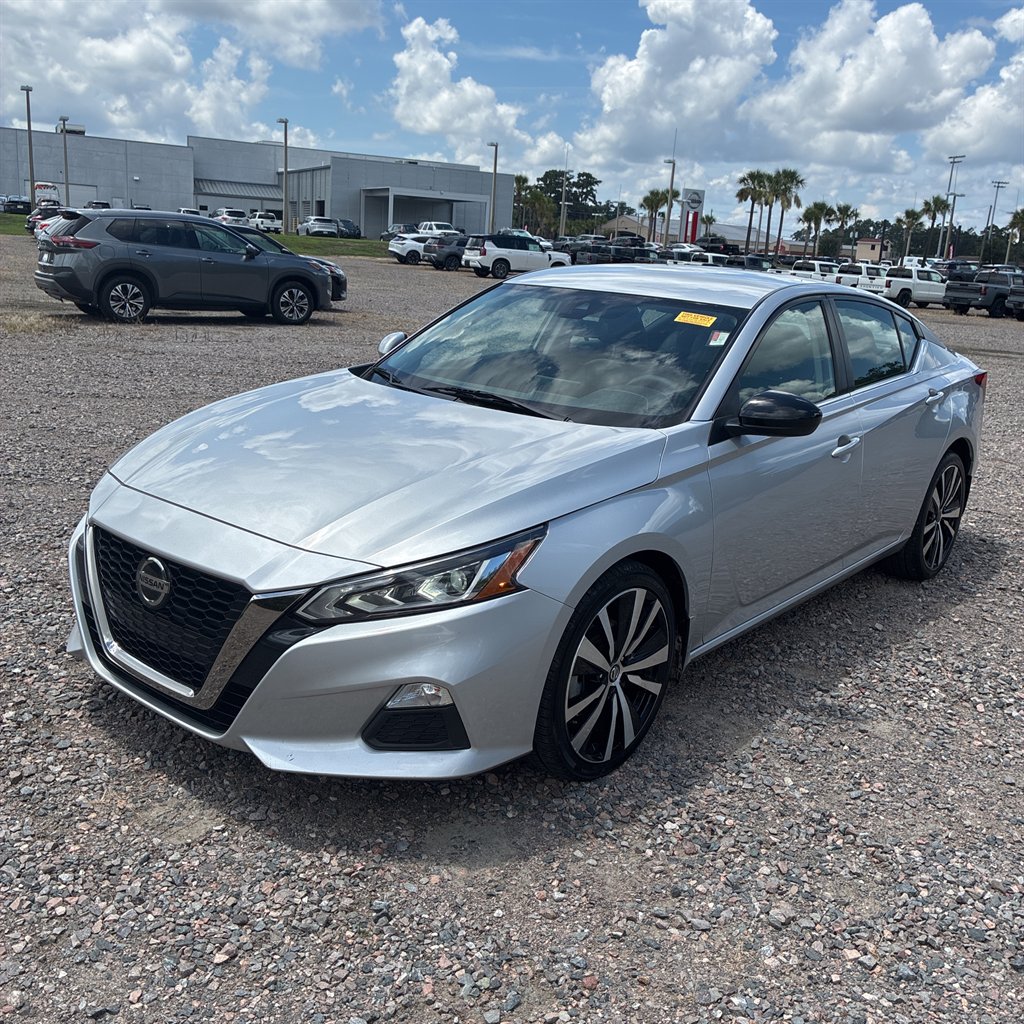 2022 Nissan Altima - $14,995