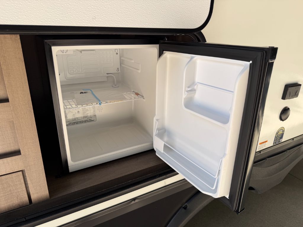 2021 Grand Design Recreational Imagine - $24,900