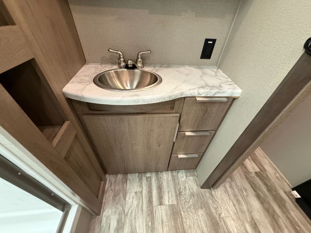 2021 Grand Design Recreational Imagine - $24,900