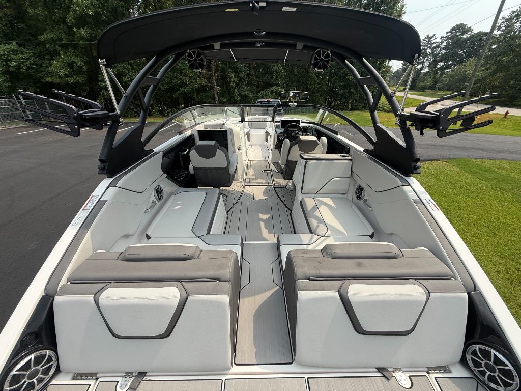 2023 Yamaha 252 XE - $67,500
