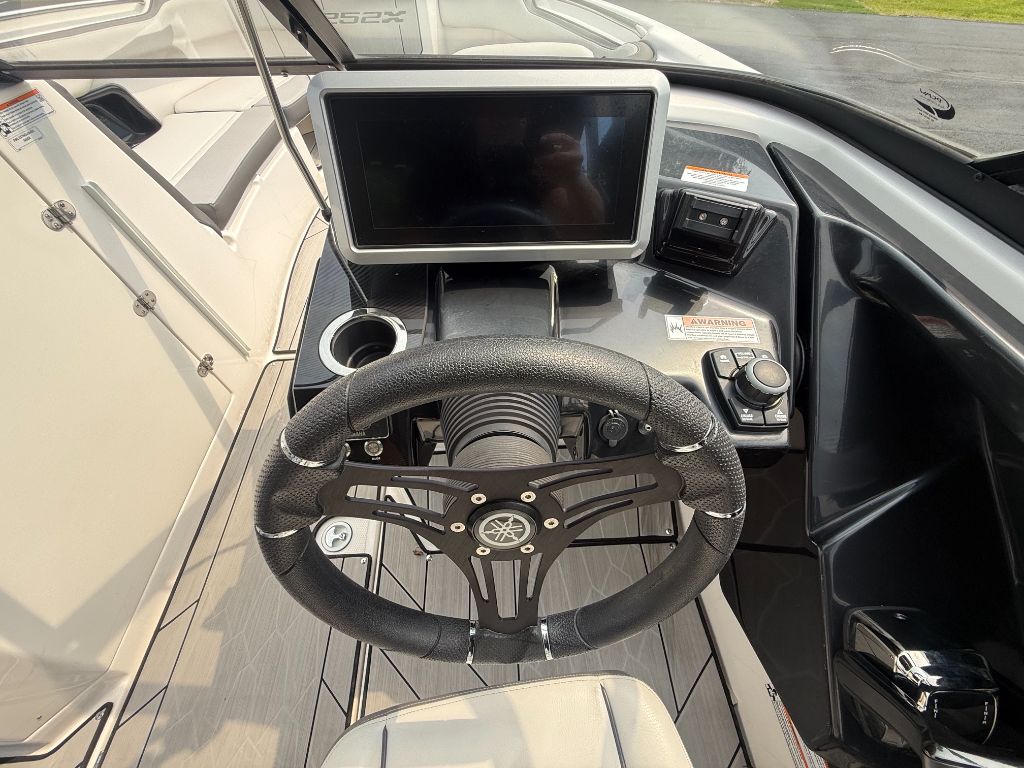 2023 Yamaha 252 XE - $67,500