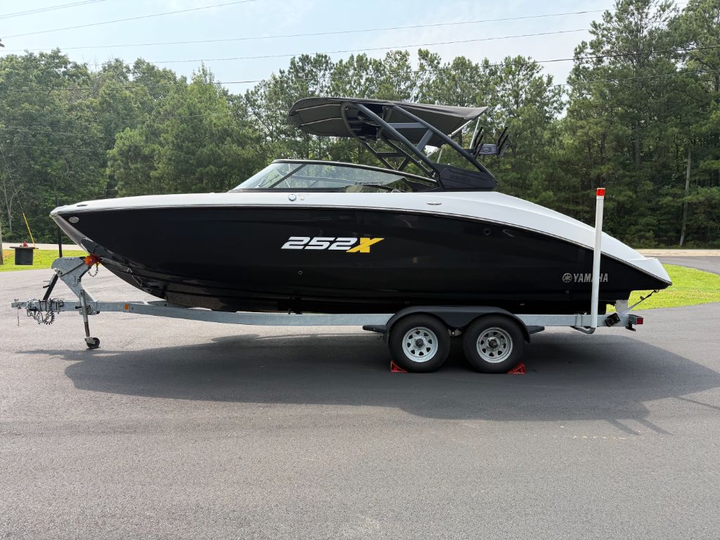 2023 Yamaha 252 XE - $67,500