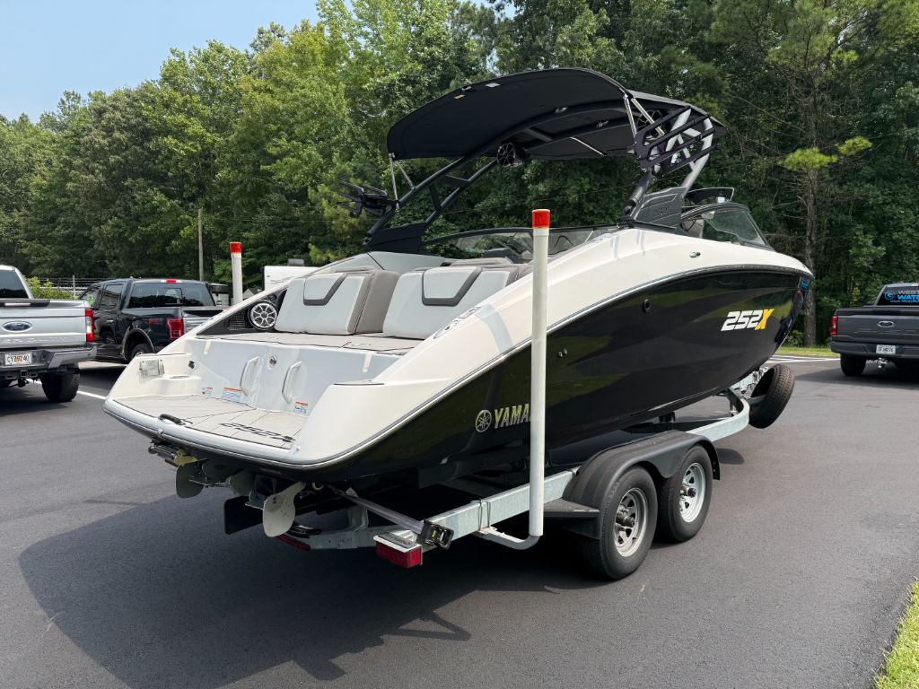 2023 Yamaha 252 XE - $67,500