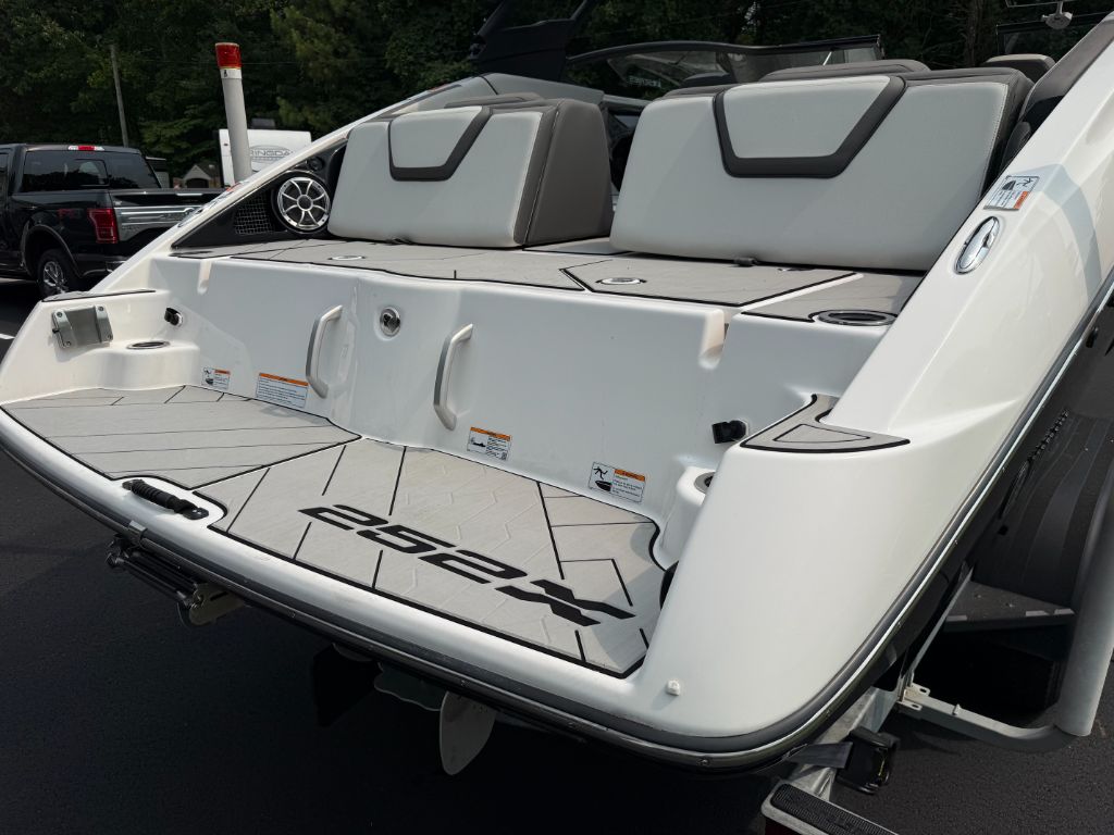 2023 Yamaha 252 XE - $67,500