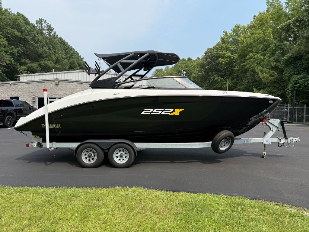 2023 Yamaha 252 XE - $67,500