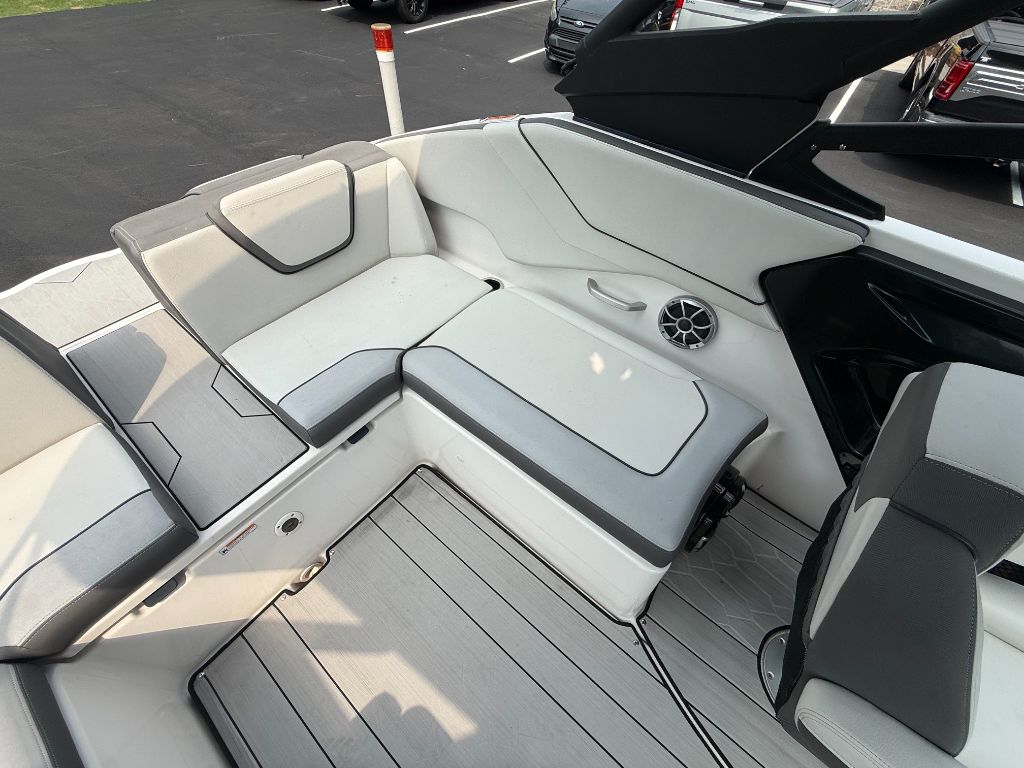 2023 Yamaha 252 XE - $67,500