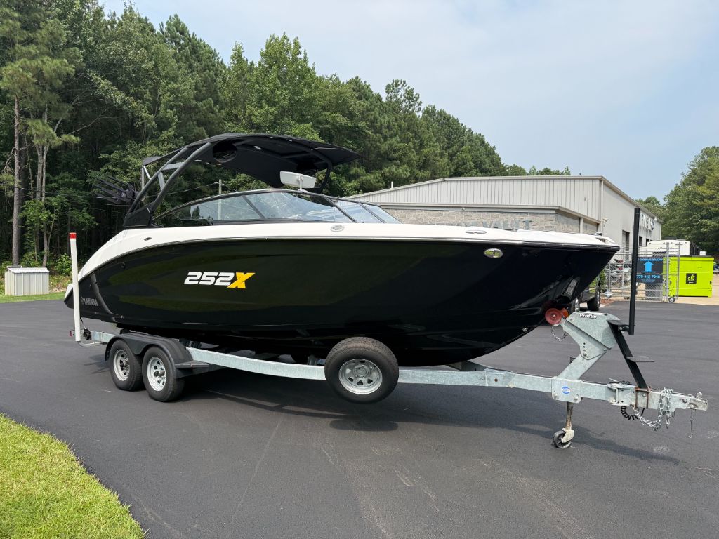 2023 Yamaha 252 XE - $67,500