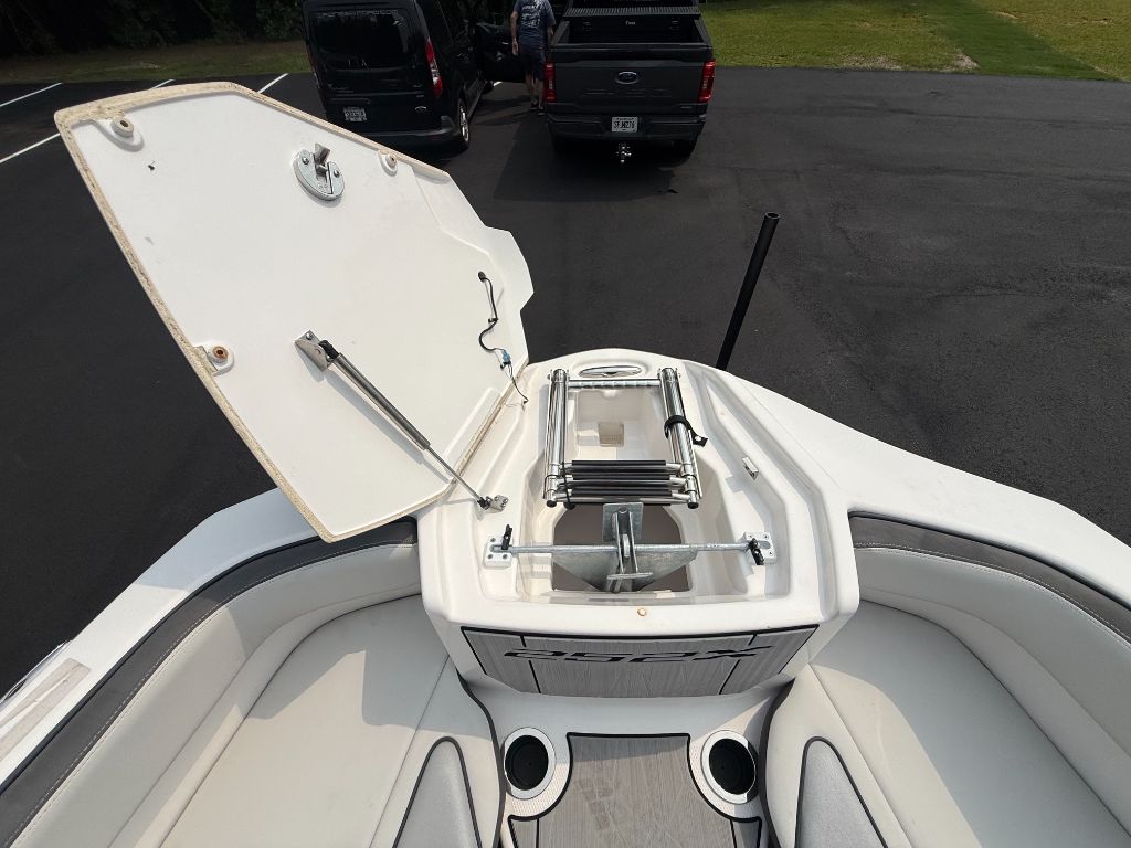 2023 Yamaha 252 XE - $67,500