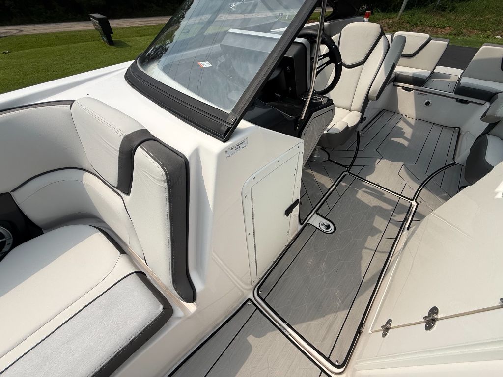 2023 Yamaha 252 XE - $67,500