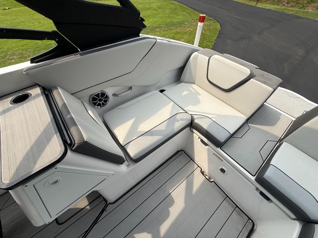 2023 Yamaha 252 XE - $67,500