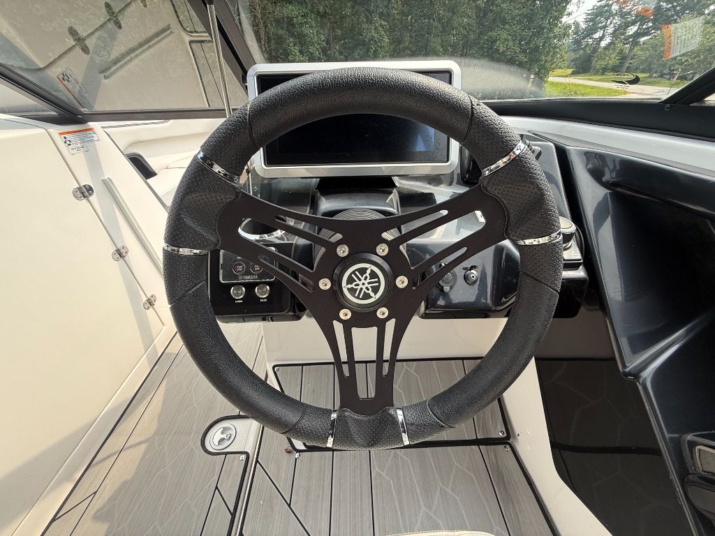 2023 Yamaha 252 XE - $67,500