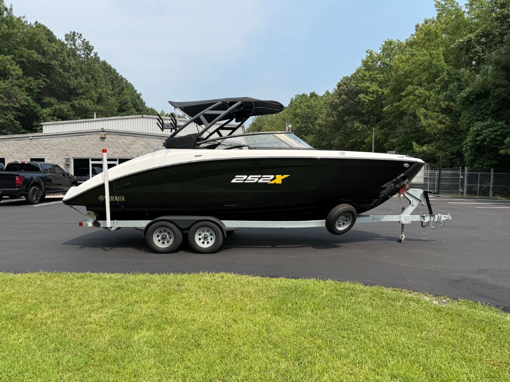 2023 Yamaha 252 XE - $67,500