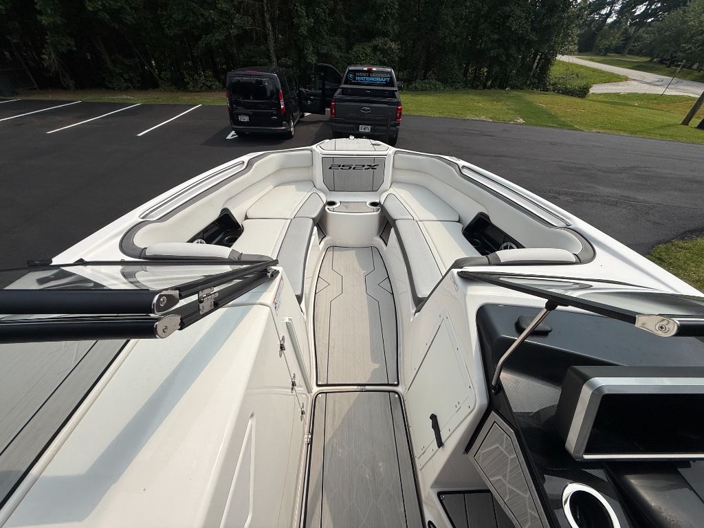 2023 Yamaha 252 XE - $67,500