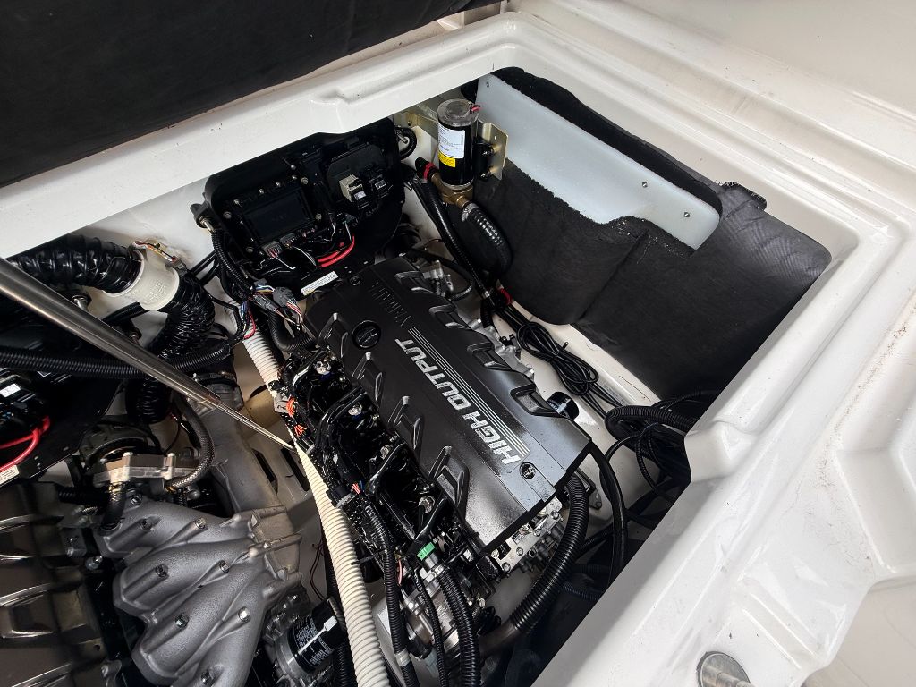 2023 Yamaha 252 XE - $67,500