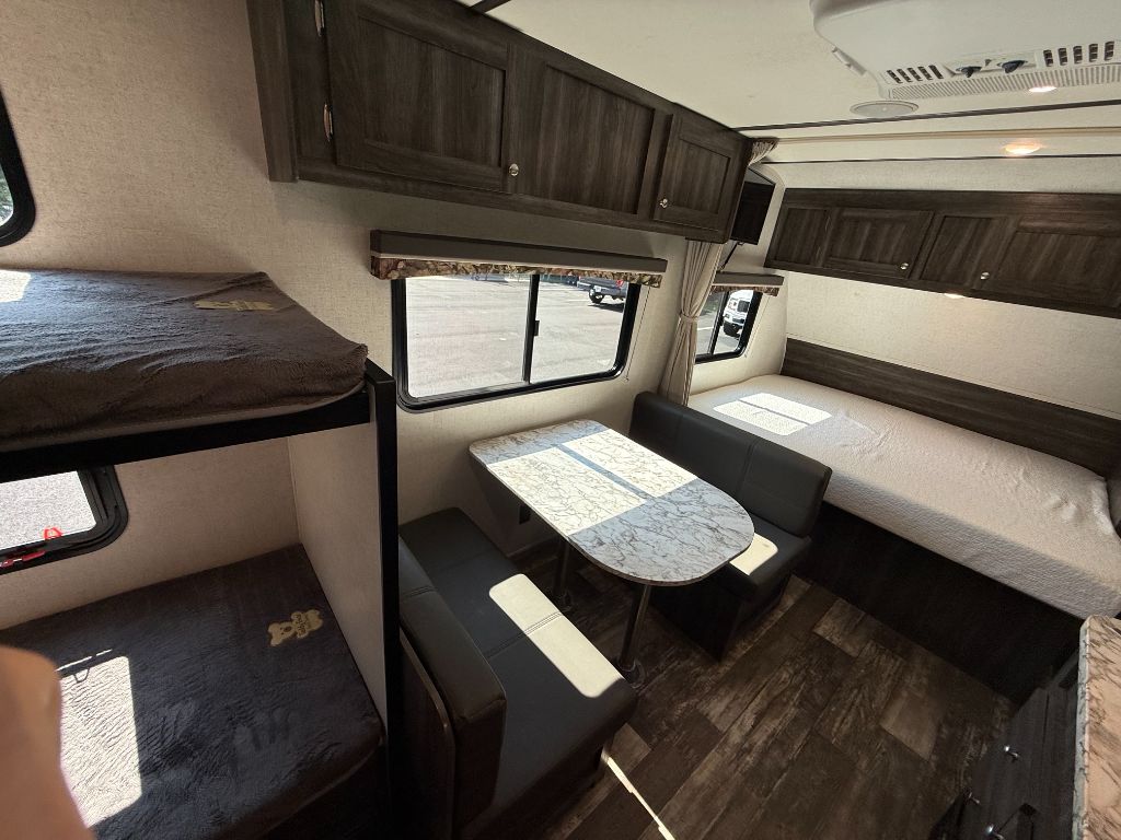 2020 Starcraft Mossy Oak M19BH - $11,800