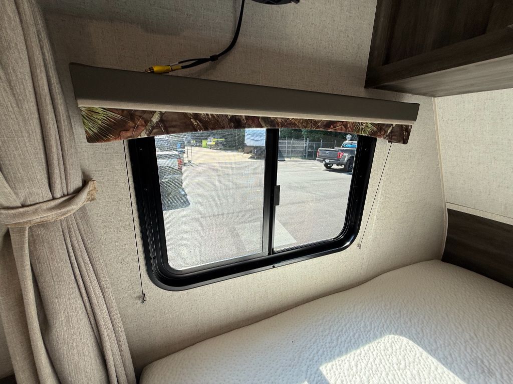 2020 Starcraft Mossy Oak M19BH - $11,800