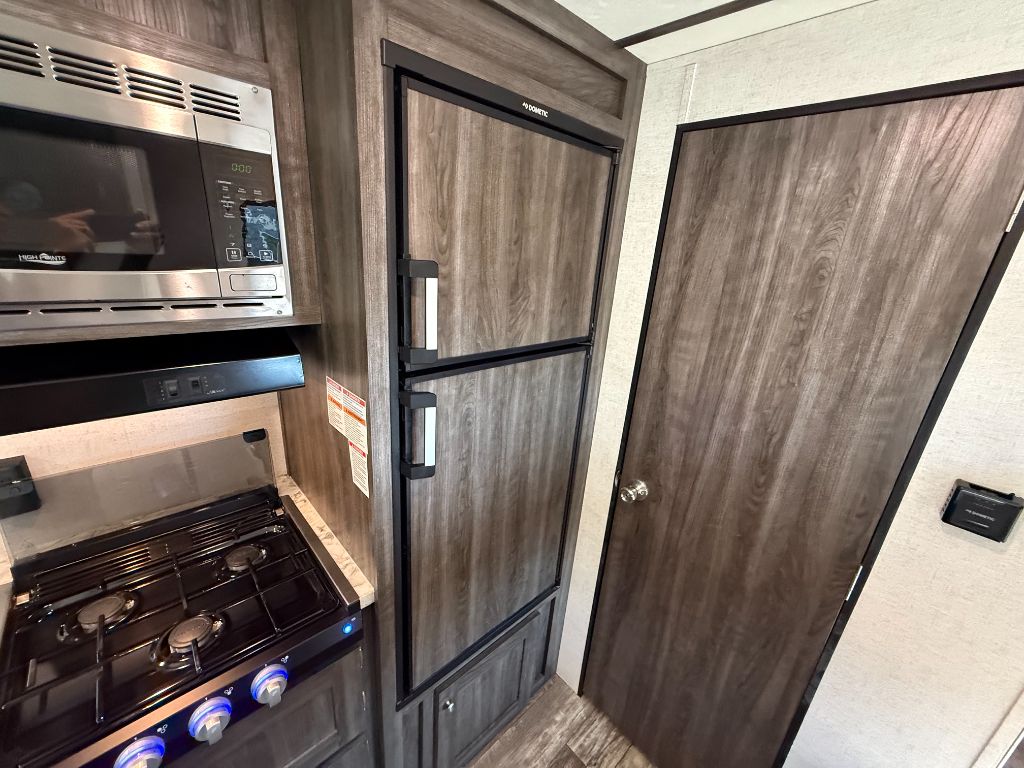 2020 Starcraft Mossy Oak M19BH - $11,800