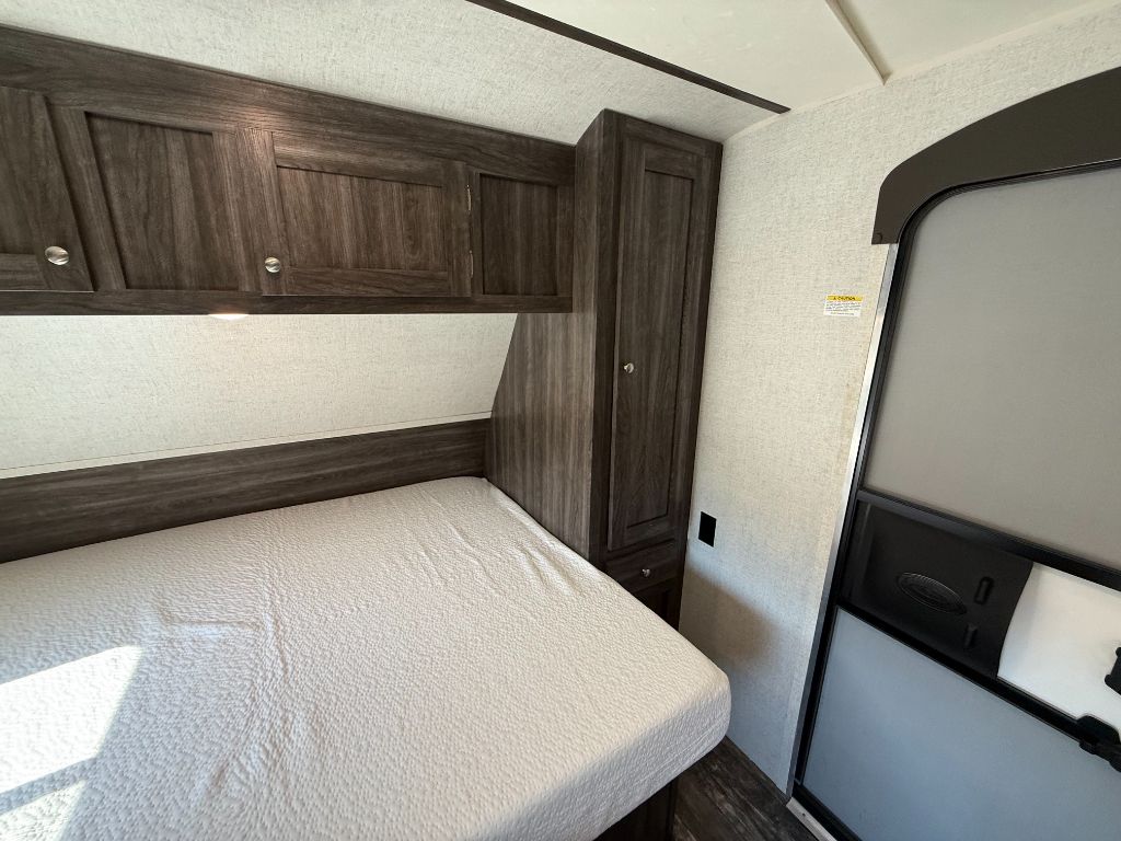 2020 Starcraft Mossy Oak M19BH - $11,800
