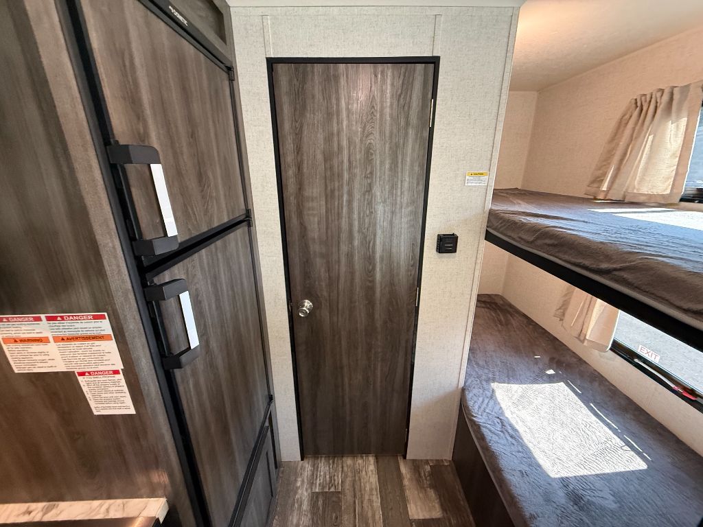 2020 Starcraft Mossy Oak M19BH - $11,800