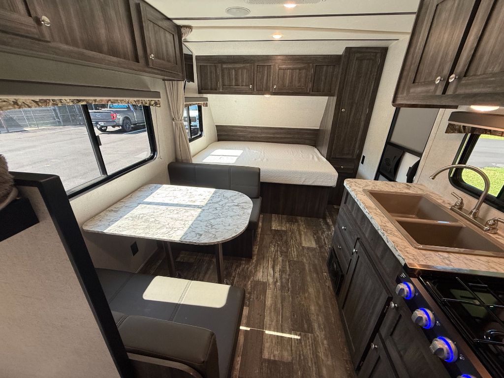 2020 Starcraft Mossy Oak M19BH - $11,800