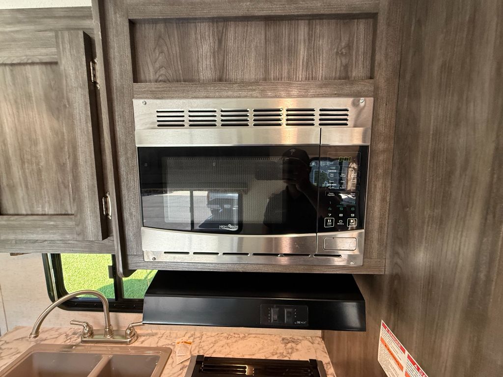 2020 Starcraft Mossy Oak M19BH - $11,800