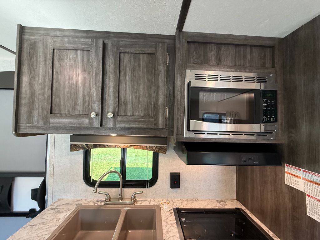 2020 Starcraft Mossy Oak M19BH - $11,800
