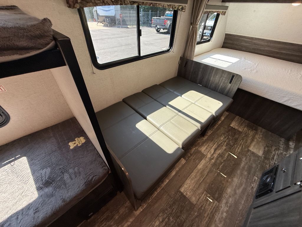 2020 Starcraft Mossy Oak M19BH - $11,800