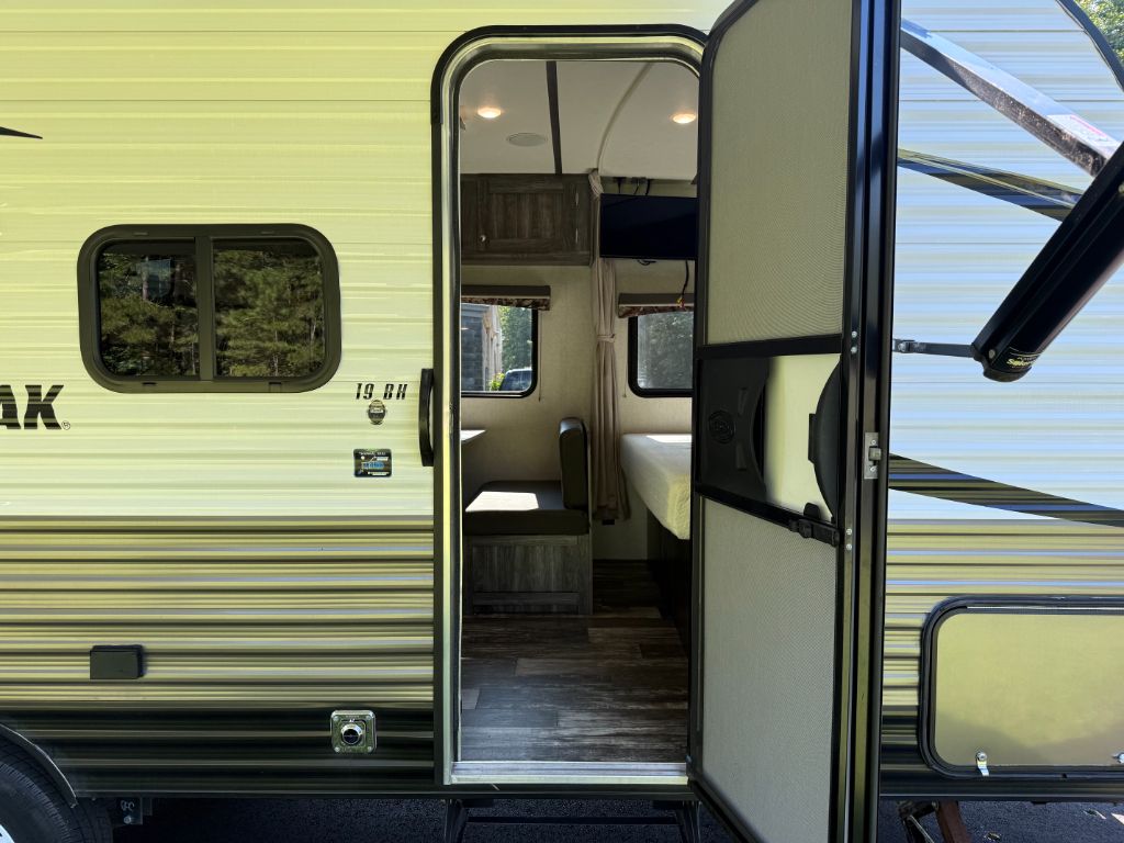 2020 Starcraft Mossy Oak M19BH - $11,800