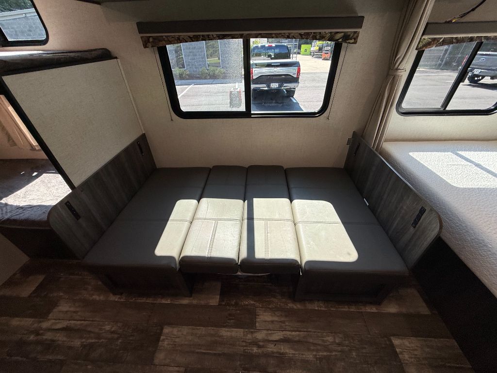 2020 Starcraft Mossy Oak M19BH - $11,800