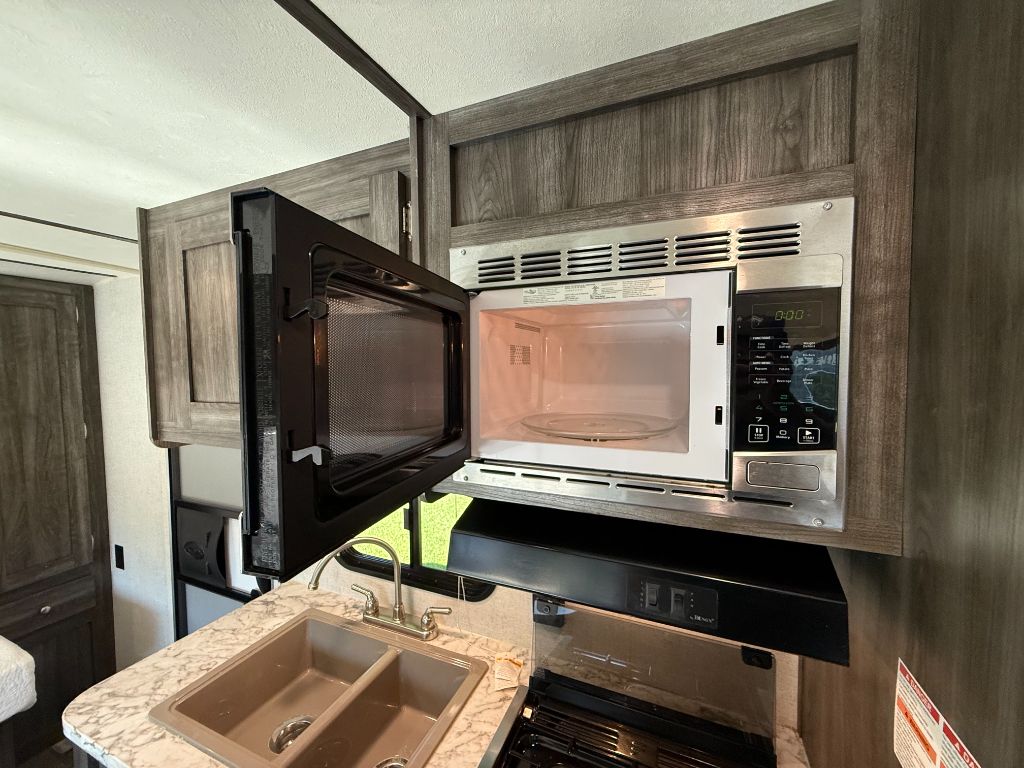 2020 Starcraft Mossy Oak M19BH - $11,800