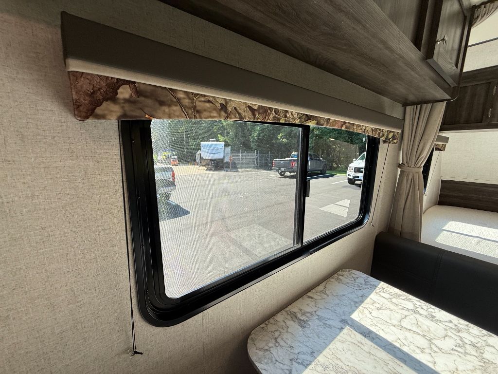 2020 Starcraft Mossy Oak M19BH - $11,800